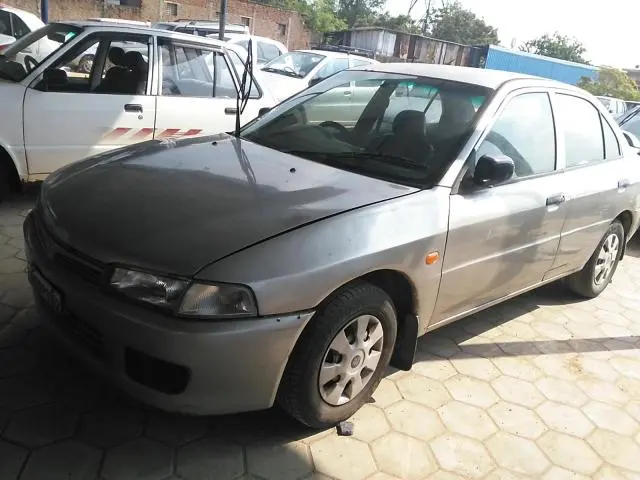 Mitsubishi Lancer 1.5 CNE 1999