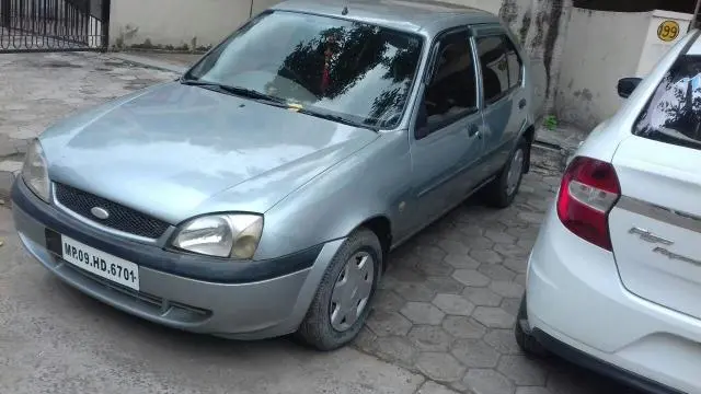Ford Ikon 1.3 Flair 2004