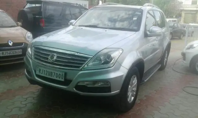 Mahindra Ssangyong Rexton RX7 2013