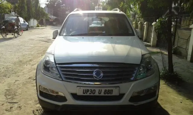 Mahindra Ssangyong Rexton RX5 2013