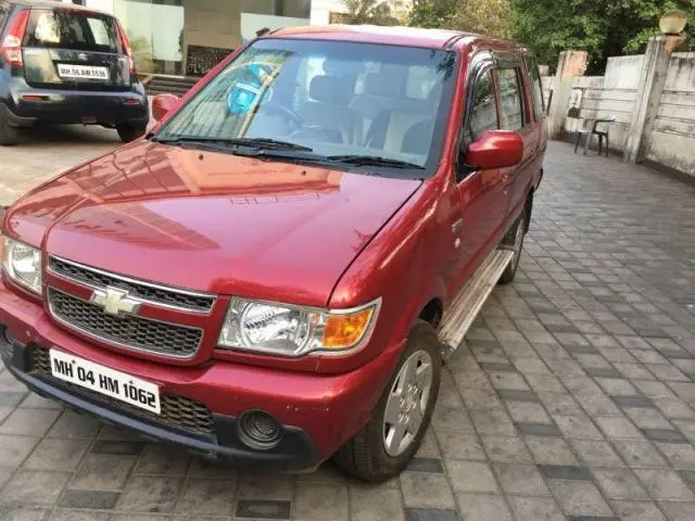 Chevrolet Tavera NEO LS B3 10 STR BS III 2012