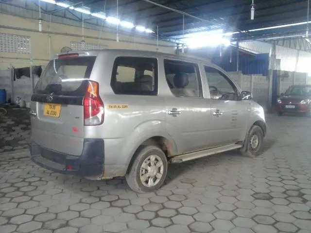 Mahindra Xylo D2 2011