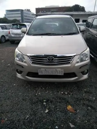 Toyota Innova 2.5 E 7 STR 2013