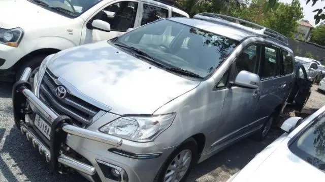Toyota Innova 2.5 EV PS 7 STR BS IV 2014