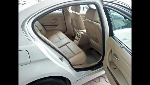 BMW 3 Series 320I 2010