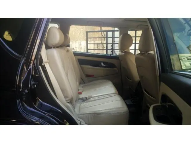 Mahindra Ssangyong Rexton RX7 2013