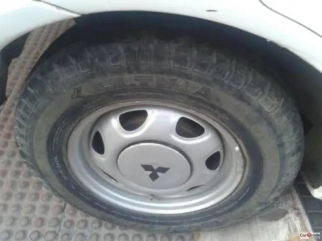 Mitsubishi Lancer GLXI 1.5 2002