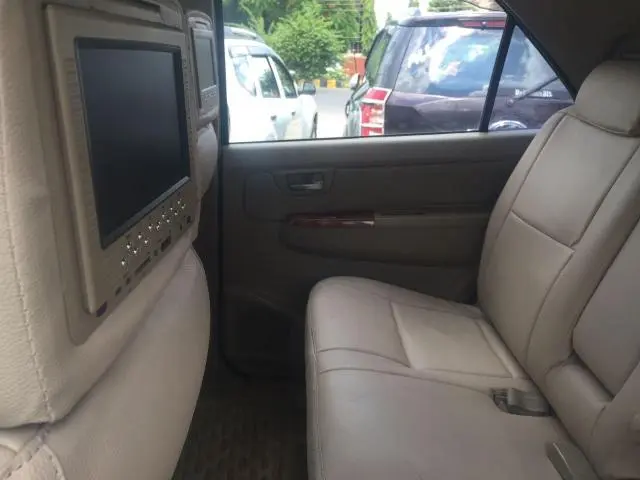 Toyota Fortuner 3.0 4X4 MT 2010
