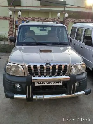 Mahindra Scorpio DX 2.6 TURBO 7 STR 2006