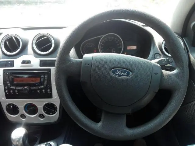 Ford Figo Zxi 2011