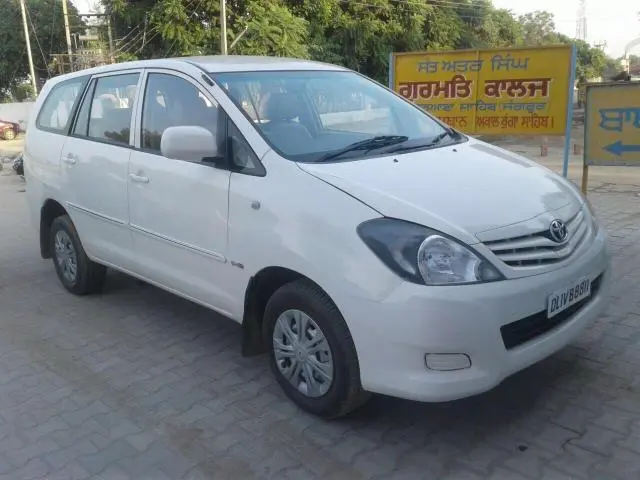 Toyota Innova 2.5 G (Diesel) 7 Seater 2011
