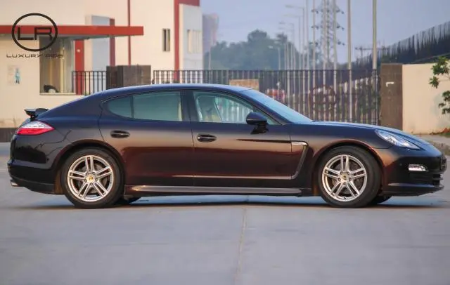 Porsche Panamera Base 2011