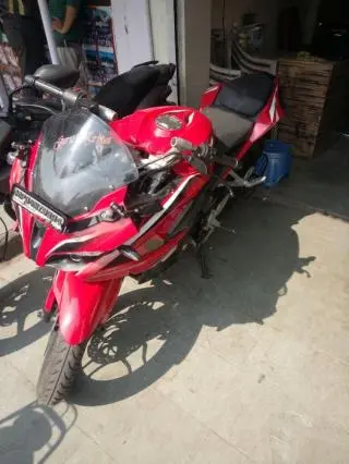 Bajaj Pulsar RS200 2015