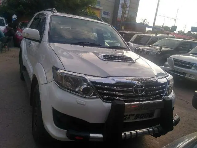 Toyota Fortuner 3.0 4X4 MT 2015