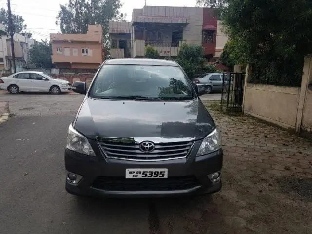 Toyota Innova 2.5 V 7 STR 2013