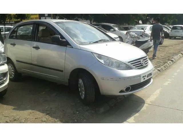 Tata Indica Vista LS Quadrajet 2012