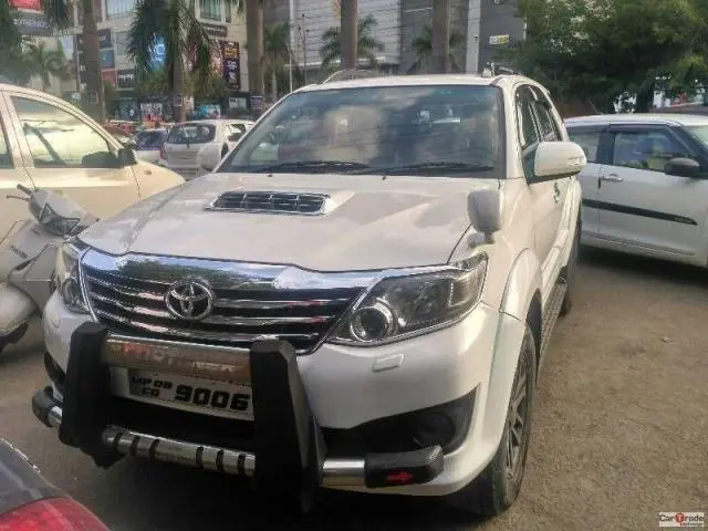 Toyota Fortuner 3.0 4X4 MT 2015