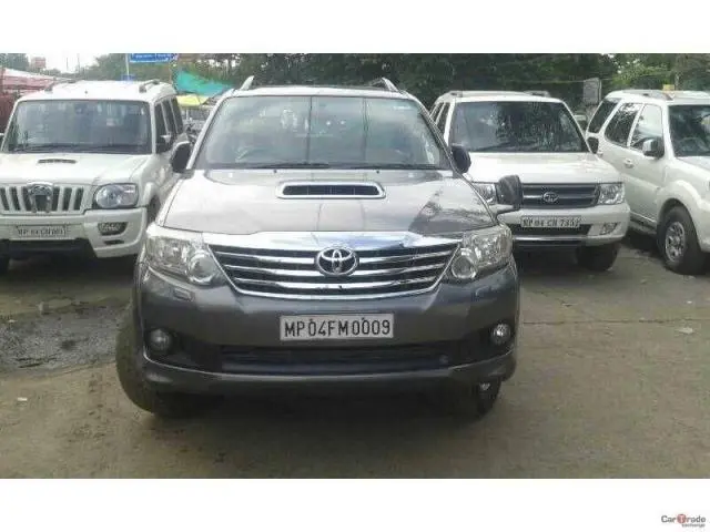 Toyota Fortuner 3.0 4x2 MT 2012