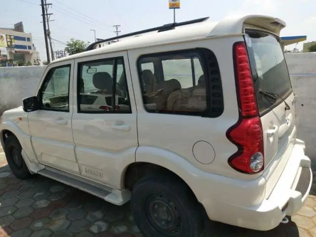 Mahindra Scorpio SLE 7S BSIV 2011