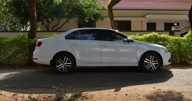 Volkswagen Jetta 2.0L TDI Highline AT 2014