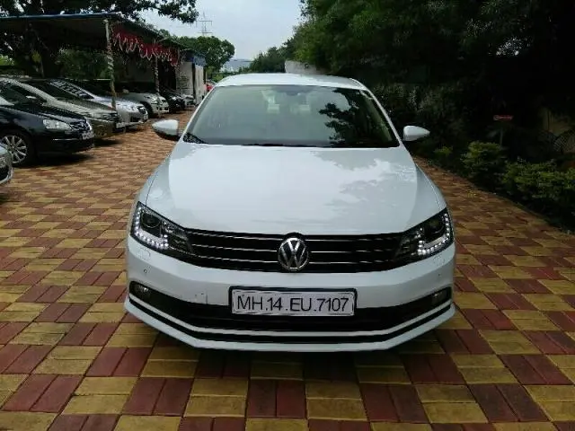 Volkswagen Jetta 2.0L TDI Highline AT 2015