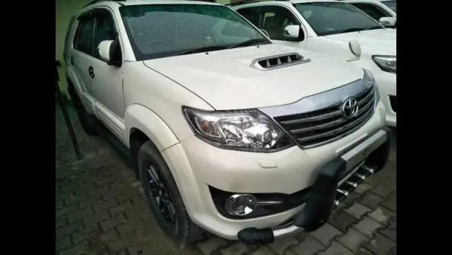 Toyota Fortuner 3.0 4x2 MT 2015