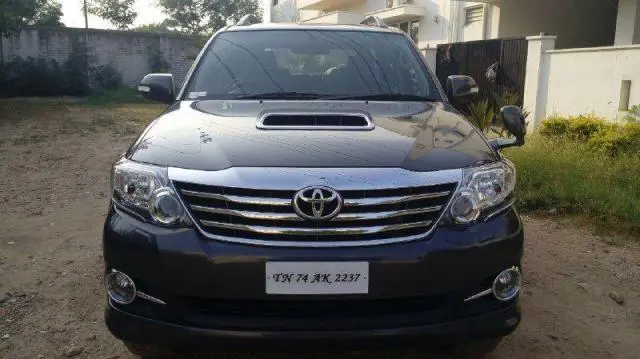 Toyota Fortuner 2.8 4x4 MT 2015