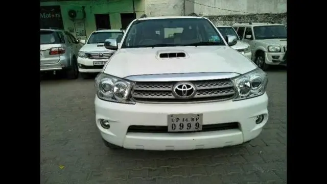 Toyota Fortuner 3.0 4x2 MT 2011