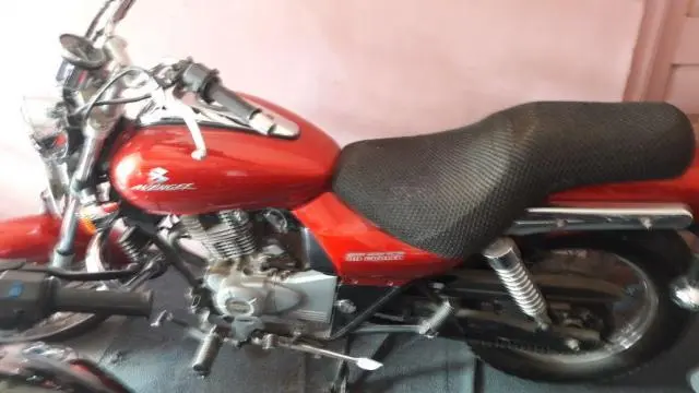 Bajaj Avenger 220cc 2012