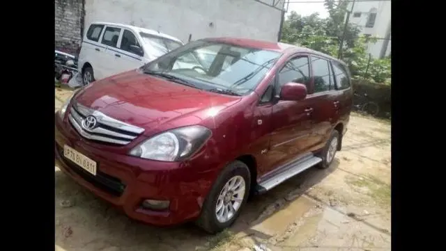 Toyota Innova 2.5 G 7 STR BS III 2011