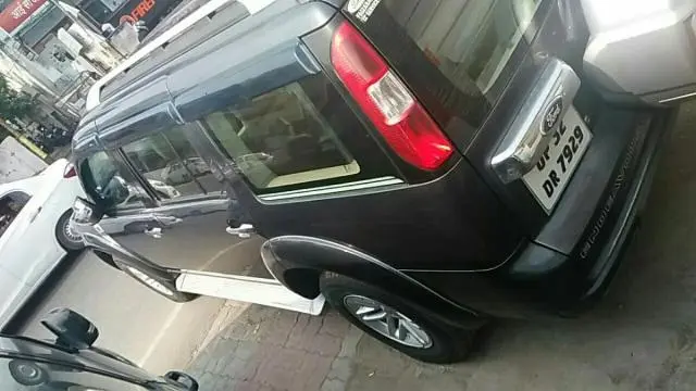 Ford Endeavour 2.5L 4x2 2011