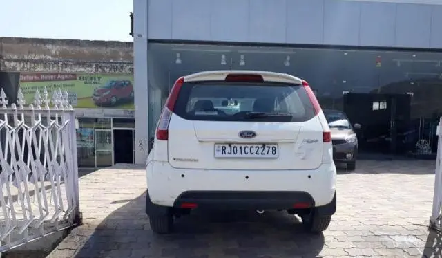 Ford Figo DURATEC TITANIUM 1.2 2013