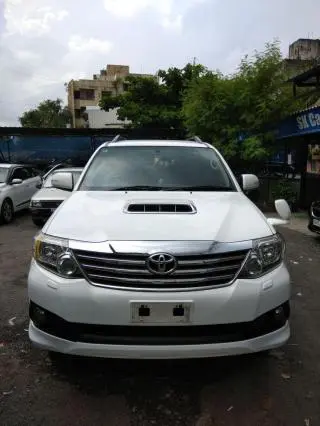 Toyota Fortuner 3.0 4X4 MT 2012