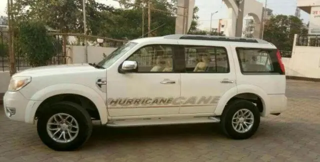 Ford Endeavour 2.5L 4x2 2014