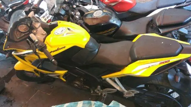 Bajaj Pulsar RS200 2015