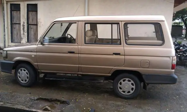 Toyota Qualis 2.4D RS 2005