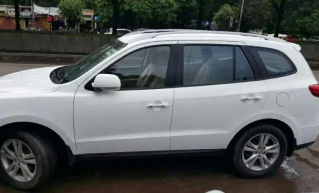 Hyundai Santa FE 2 WD AT 2012