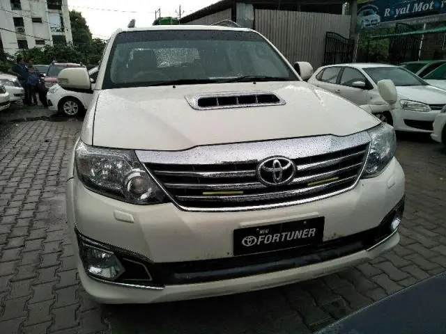 Toyota Fortuner 3.0 4x2 MT 2013
