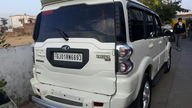 Mahindra Scorpio S10 2016