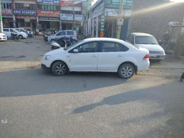 Volkswagen Vento 1.2 TSI Highline AT 2011