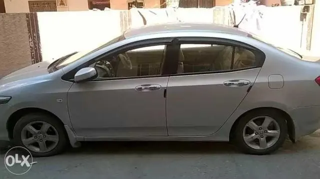 Honda City 1.5 V MT 2011