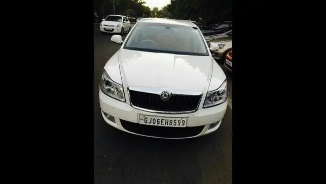 Skoda Laura ELEGANCE 1.9 TDI AT 2012