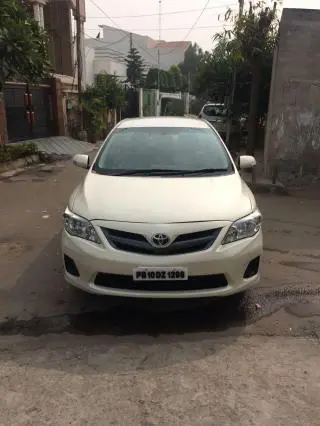 Toyota Corolla Altis D-4D G 2013