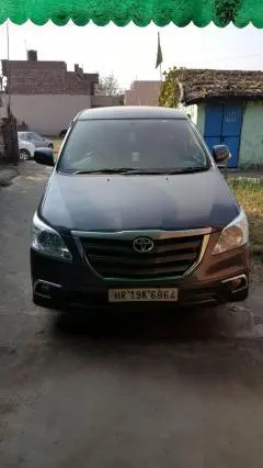 Toyota Innova 2.5 G 2015