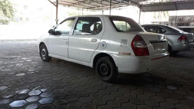 Tata Indigo XL 2011