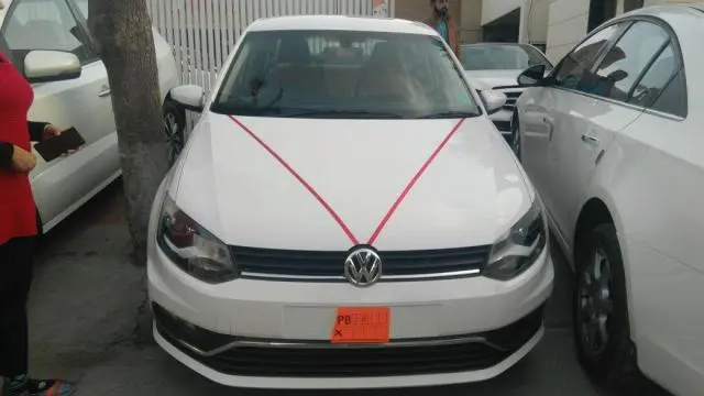 Volkswagen Ameo Highline 1.2L (P) 2016