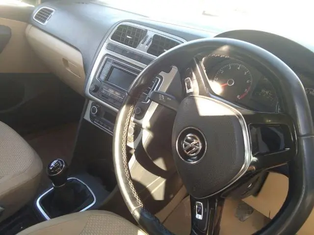 Volkswagen Polo Highline 1.2L (P) 2016