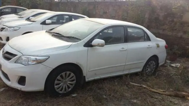 Toyota Corolla Altis D-4D J 2013
