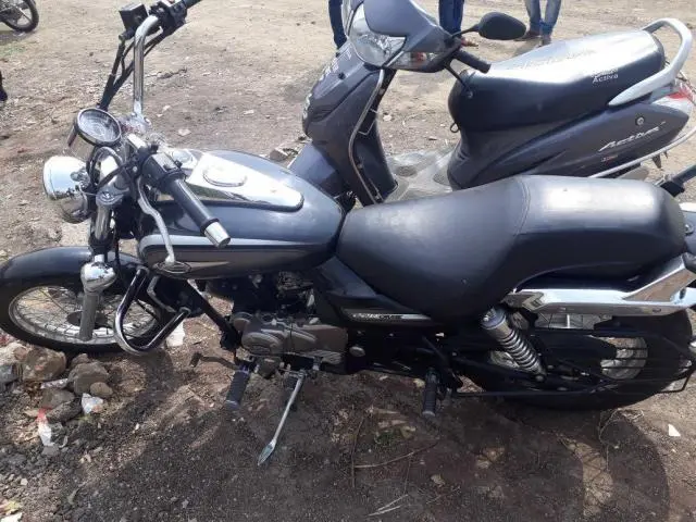 Bajaj Avenger 220cc 2016
