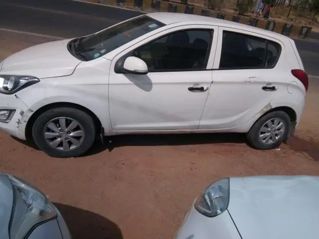 Hyundai i20 Sportz 1.4 CRDi 2013